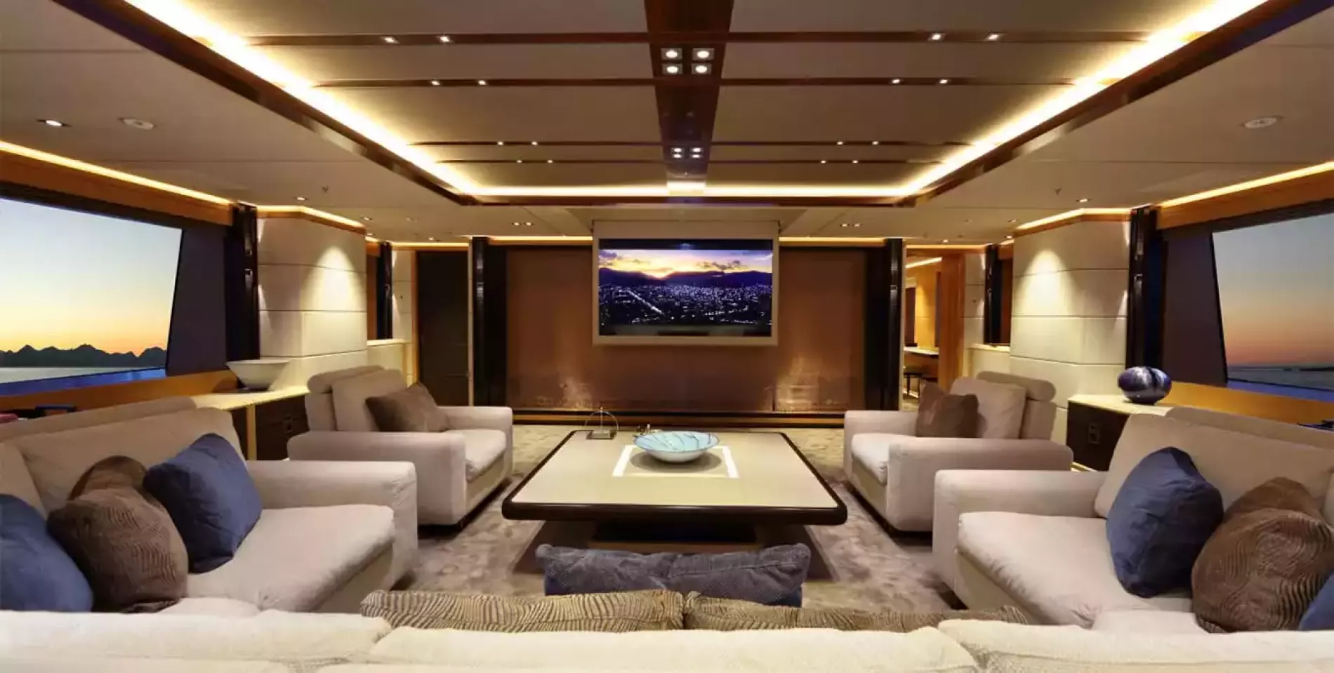 Interior - 0/33