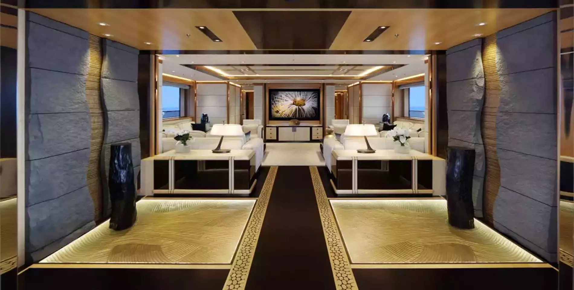 Interior - 4/33