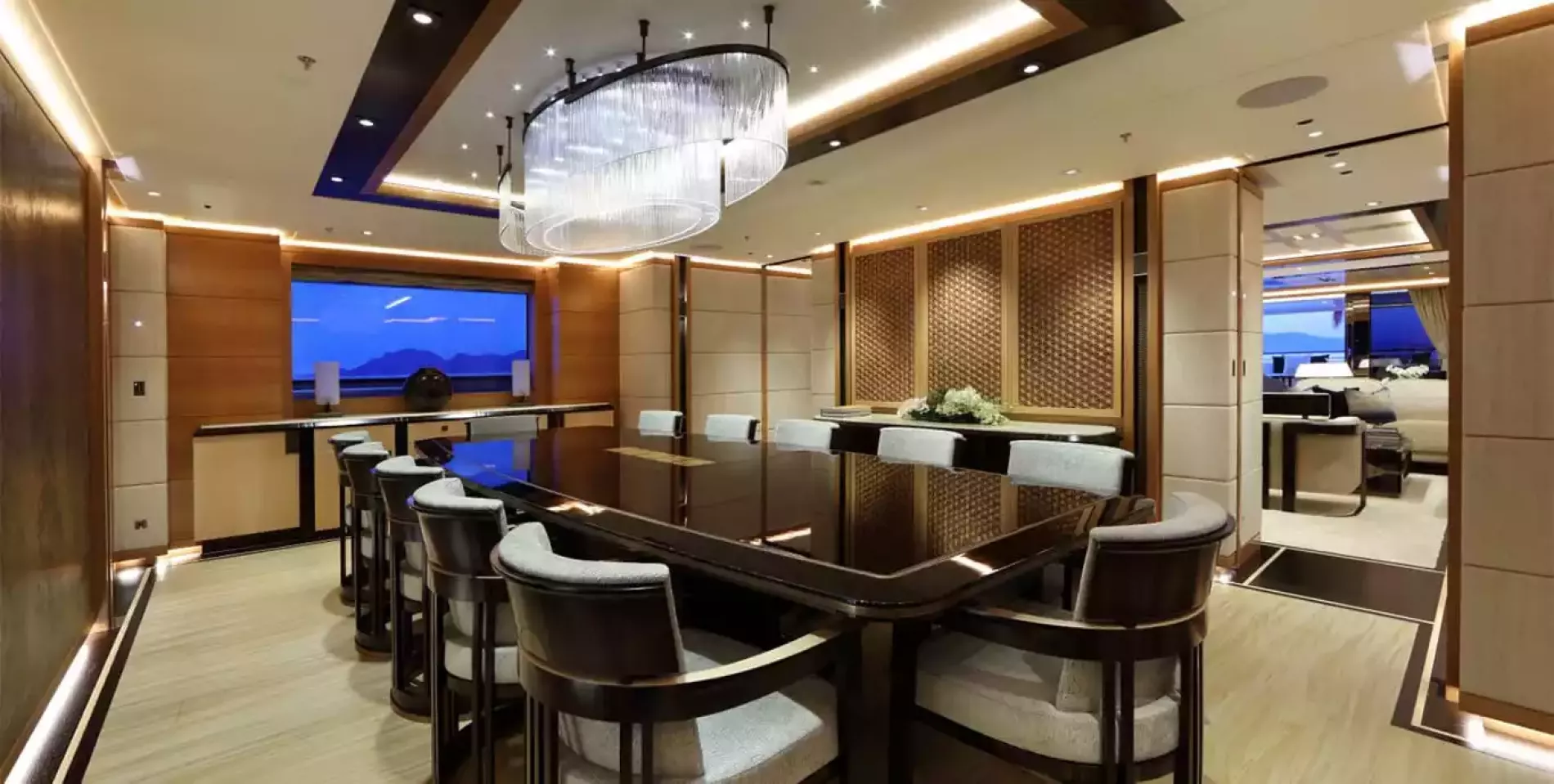 Interior - 11/33