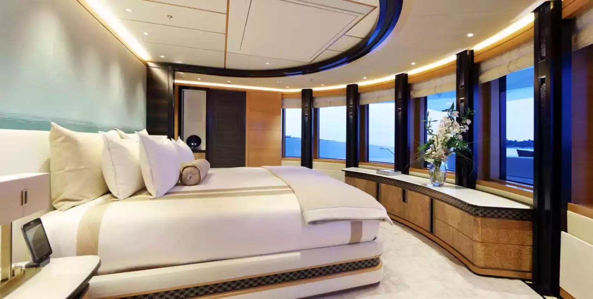 Interior - 13/33