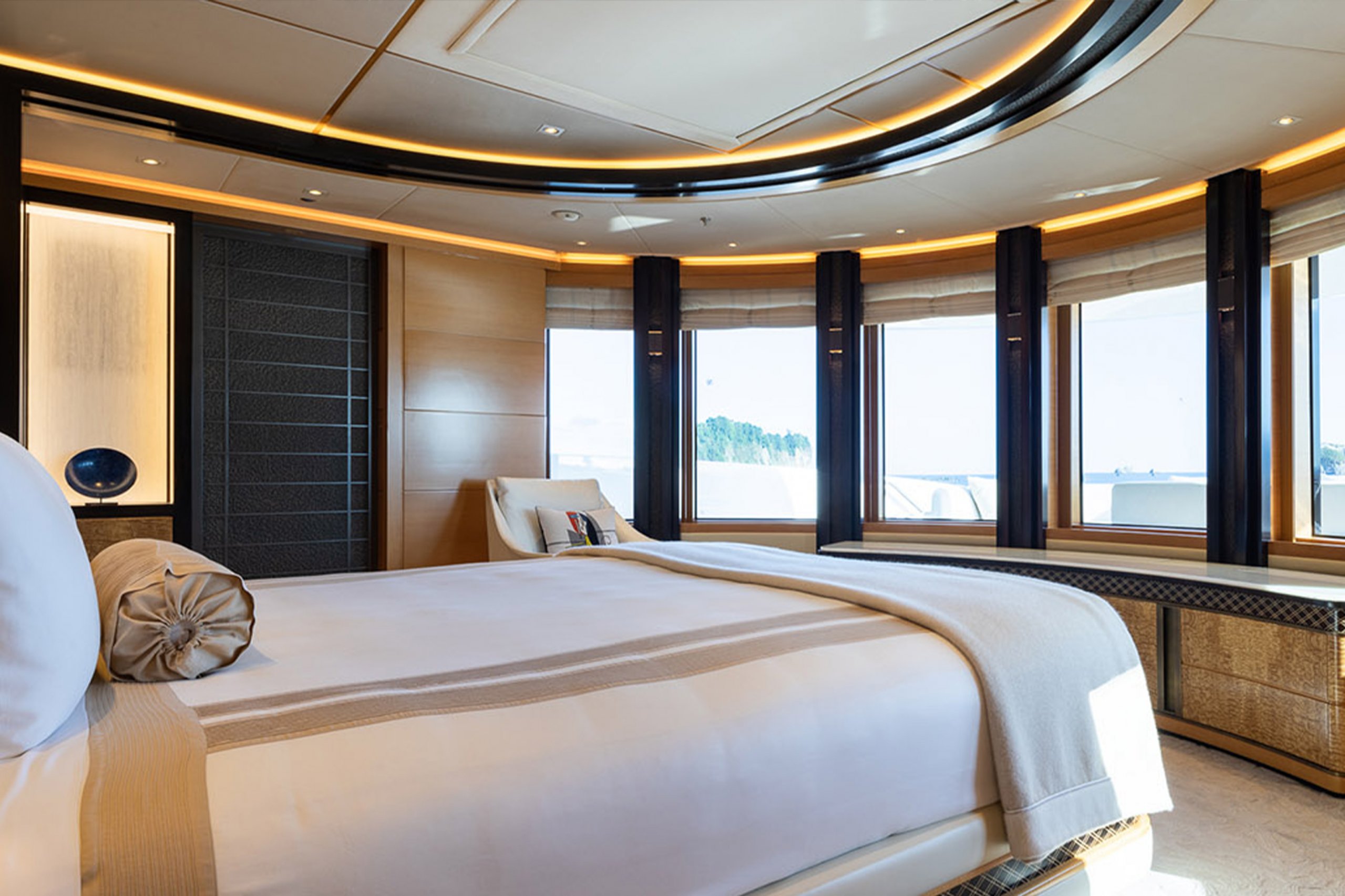 Interior - 14/33