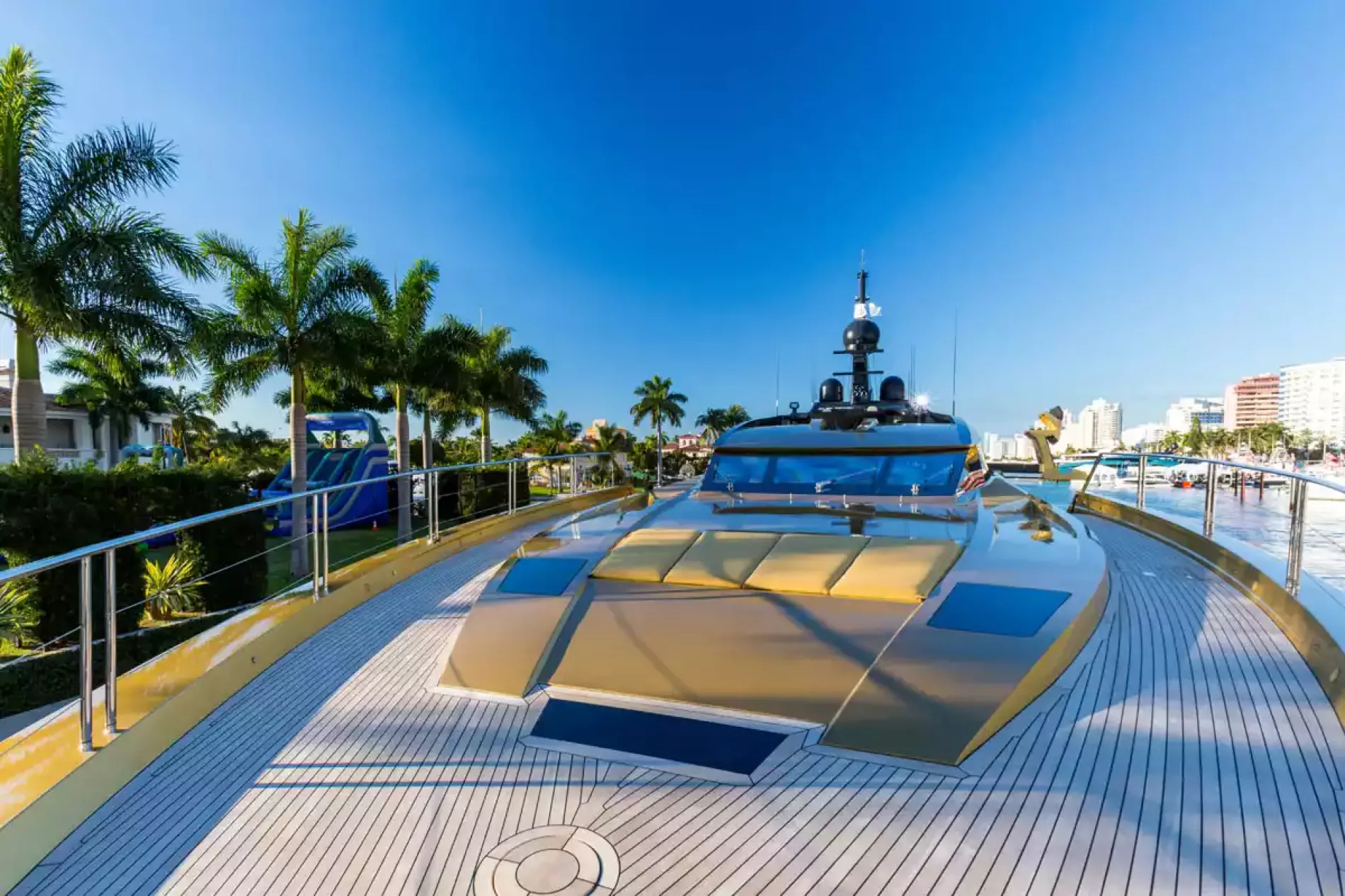 Exterior - 17/26