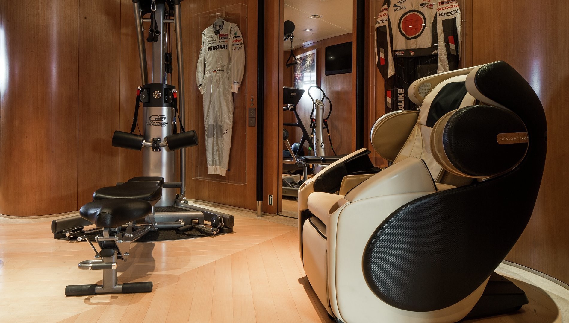 Interior - 34/38