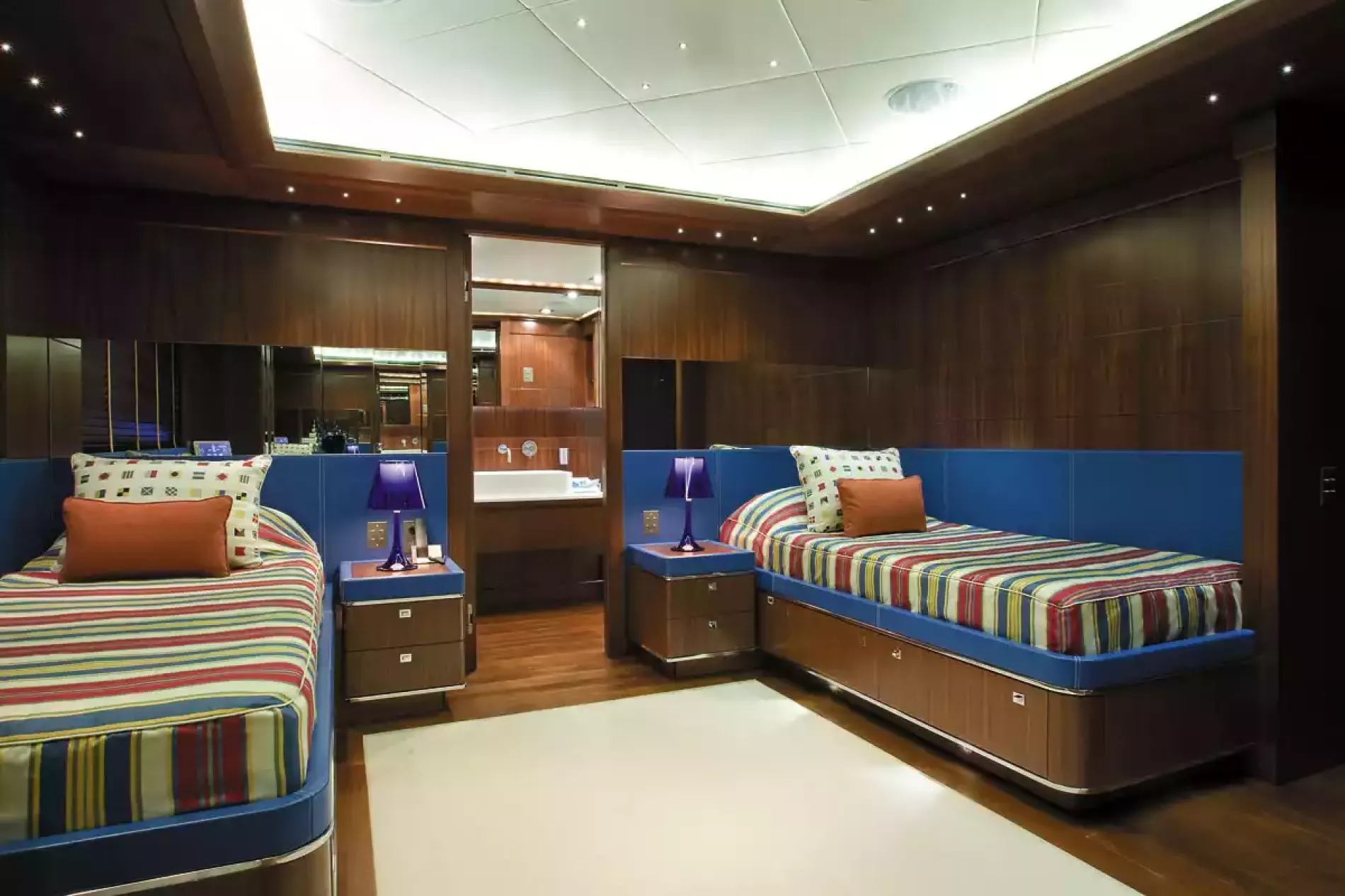 Interior - 23/34