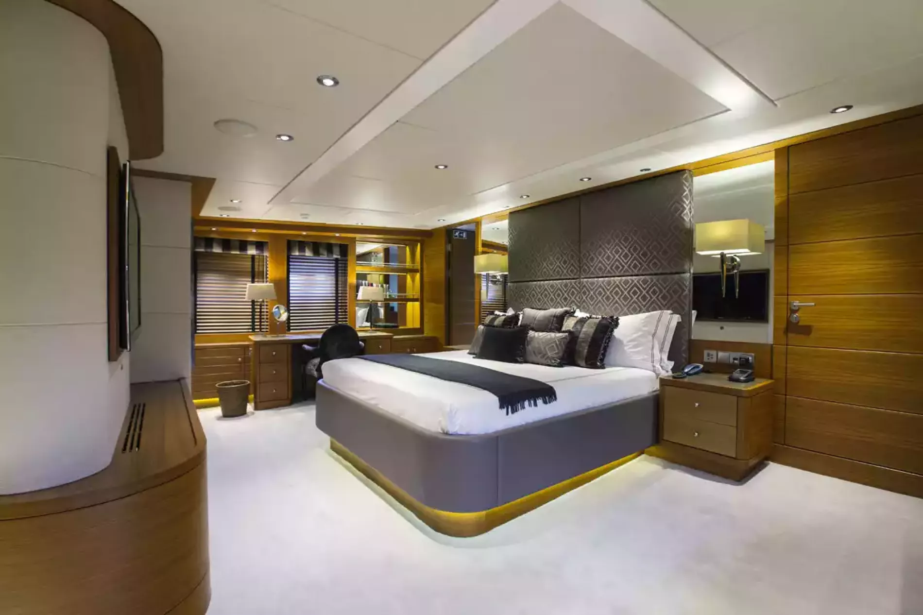 Interior - 7/15