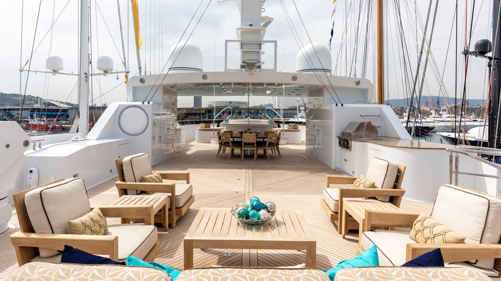 Exterior - 18/23