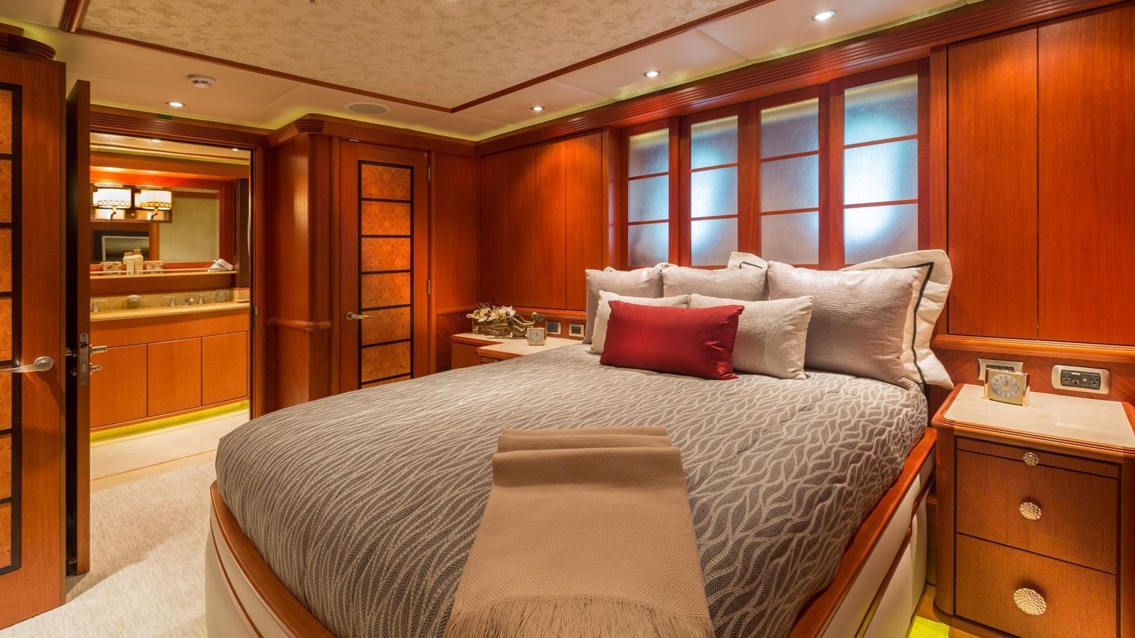 Interior - 12/20
