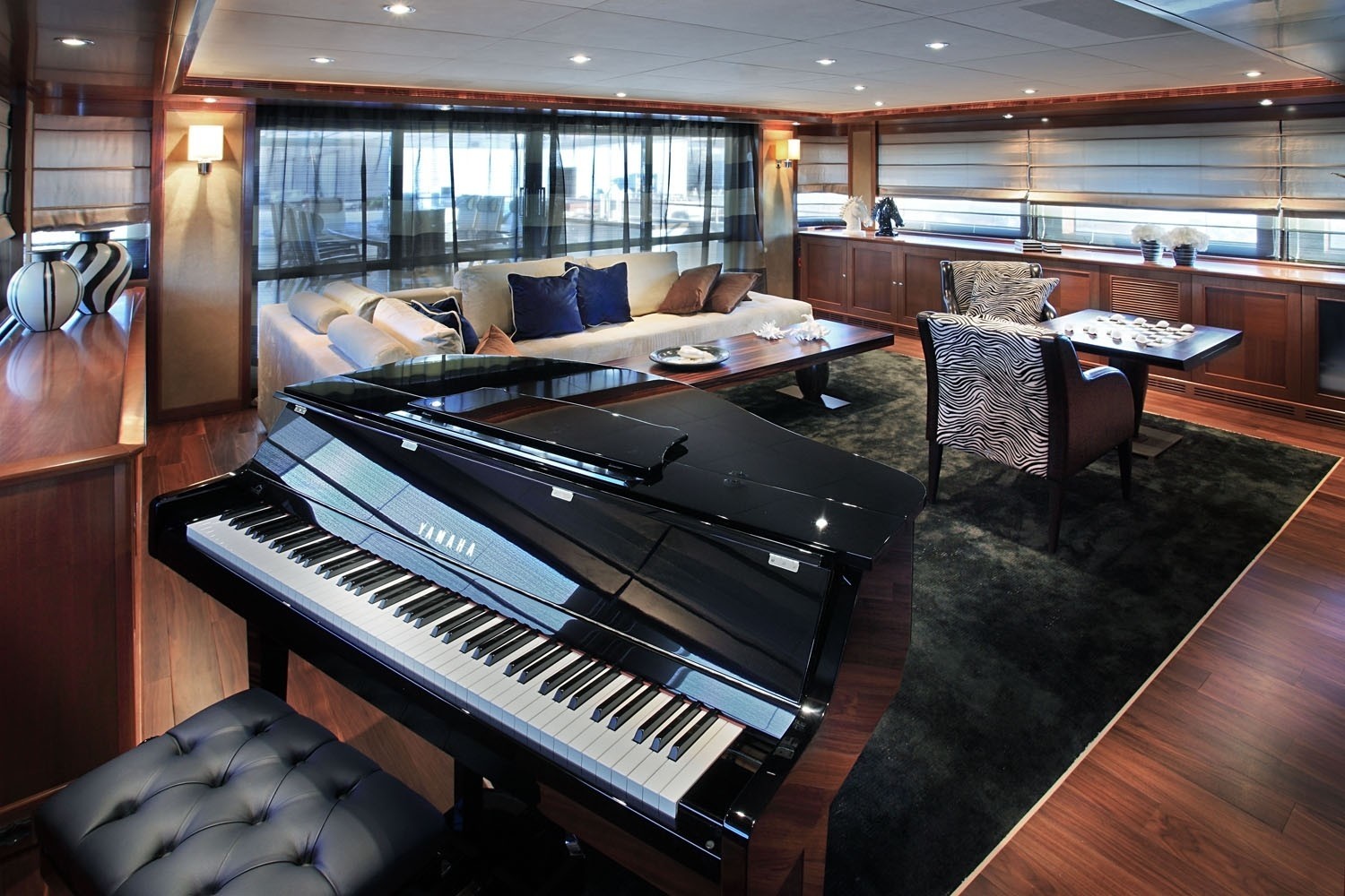 Interior - 0/25