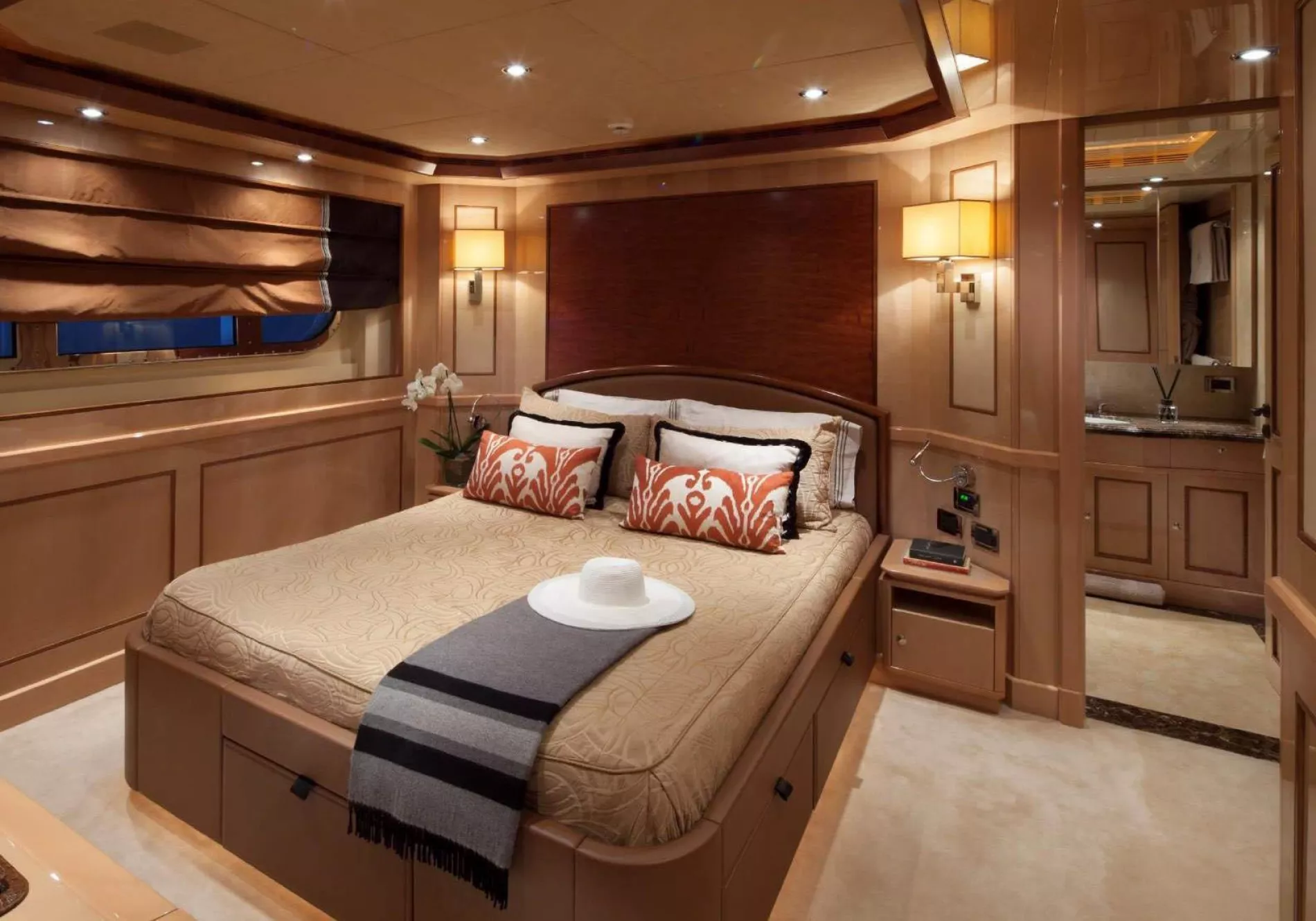 Interior - 11/25