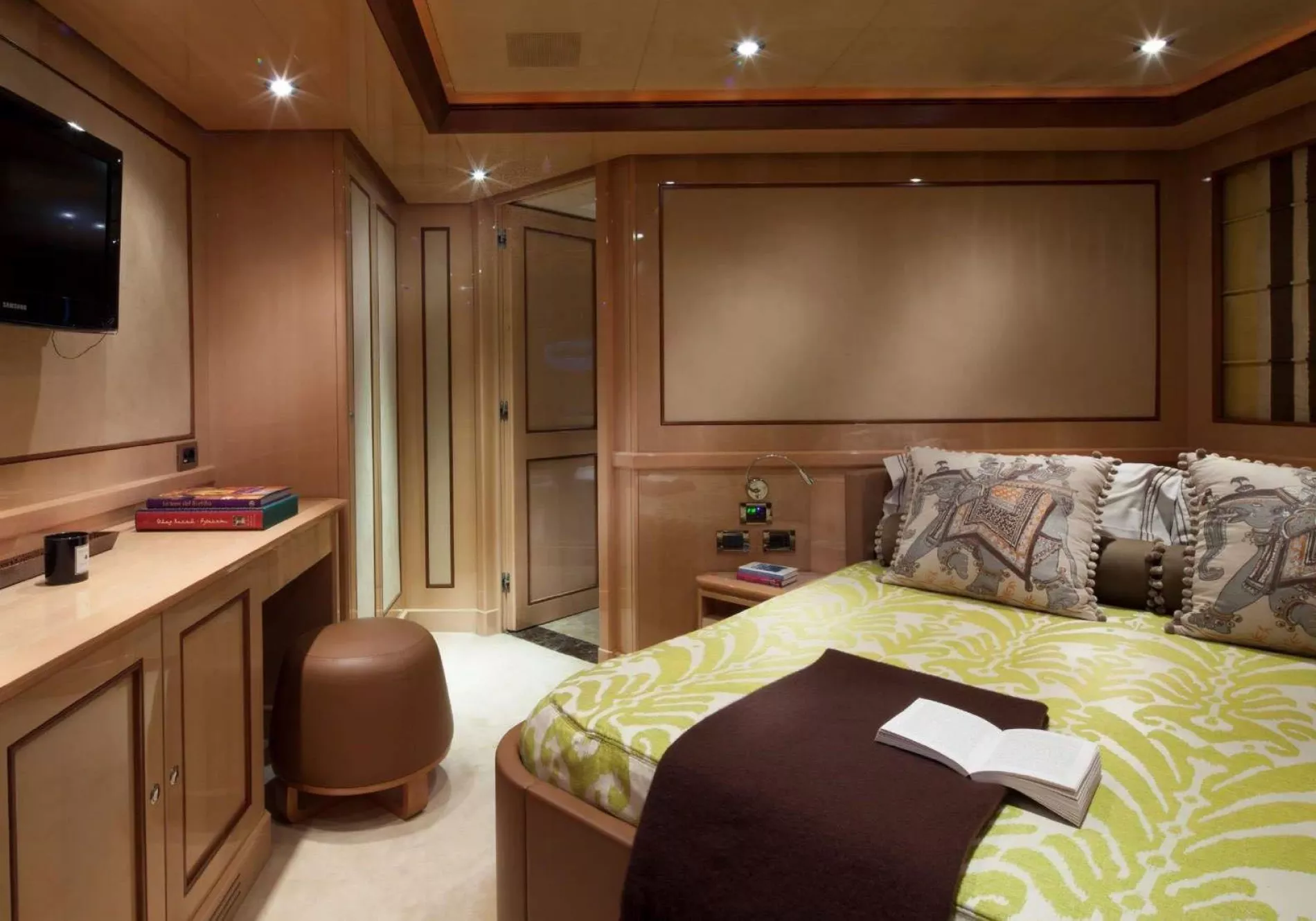 Interior - 14/25