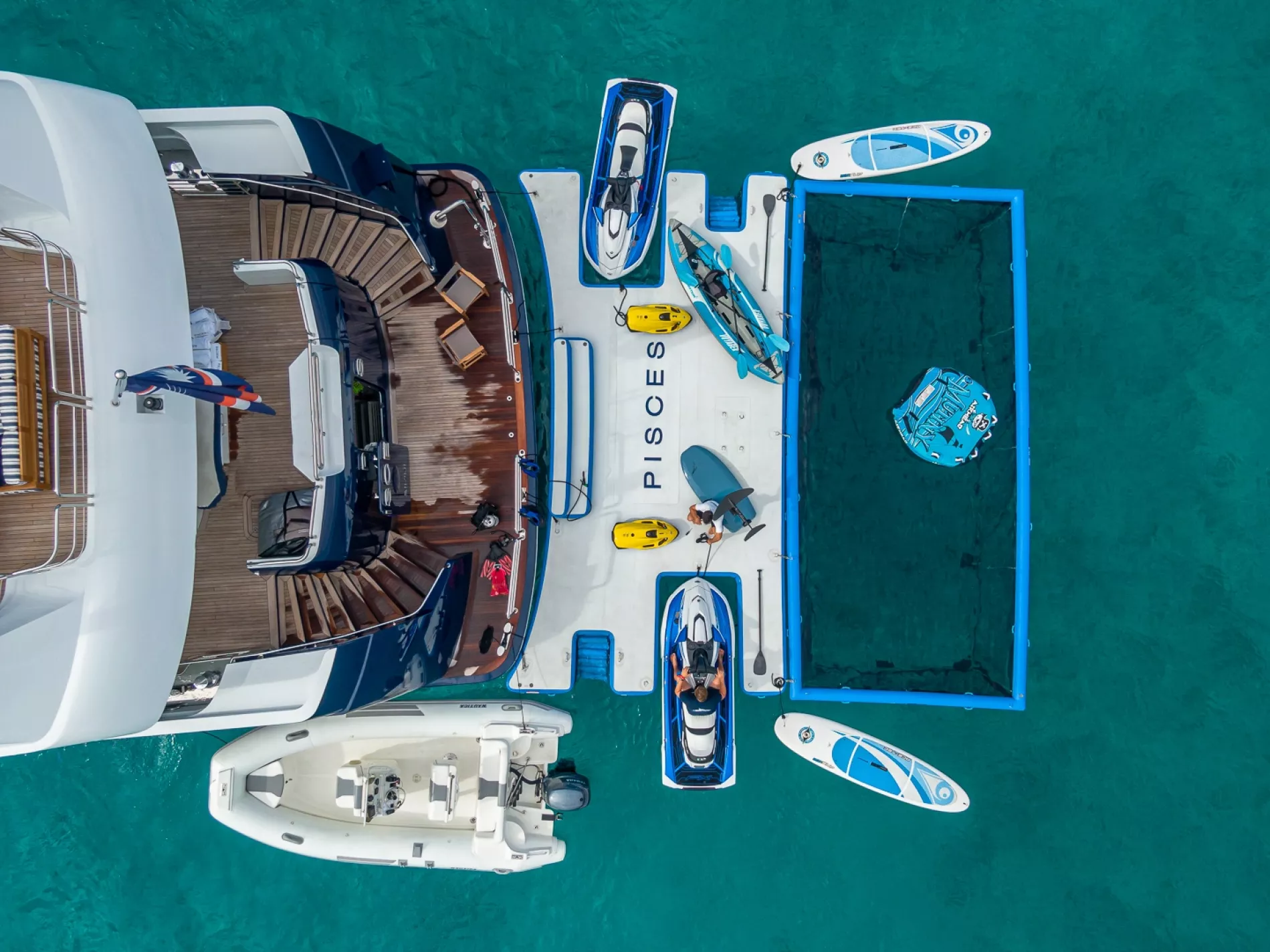 Exterior - 20/37