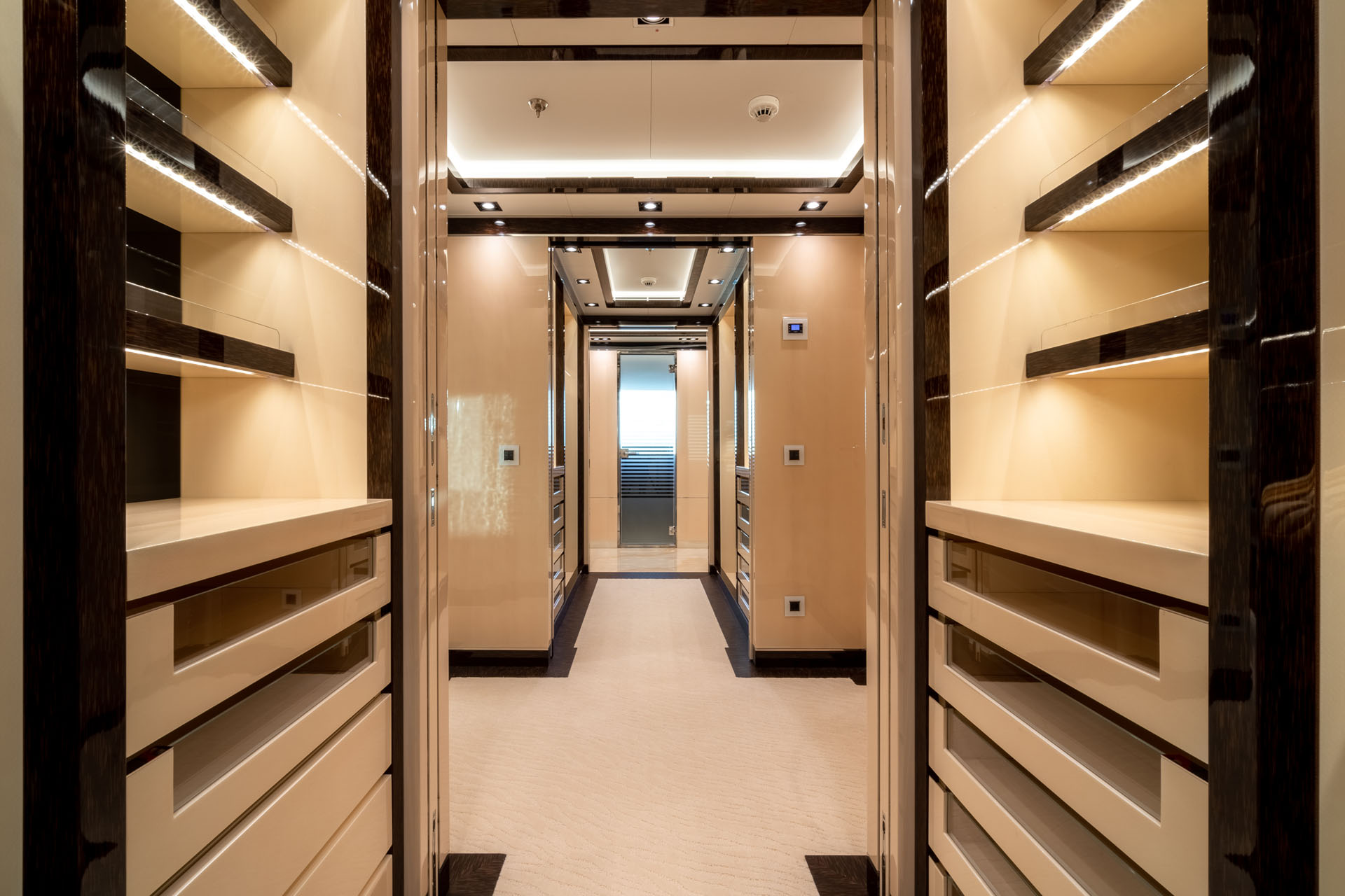 Interior - 52/62