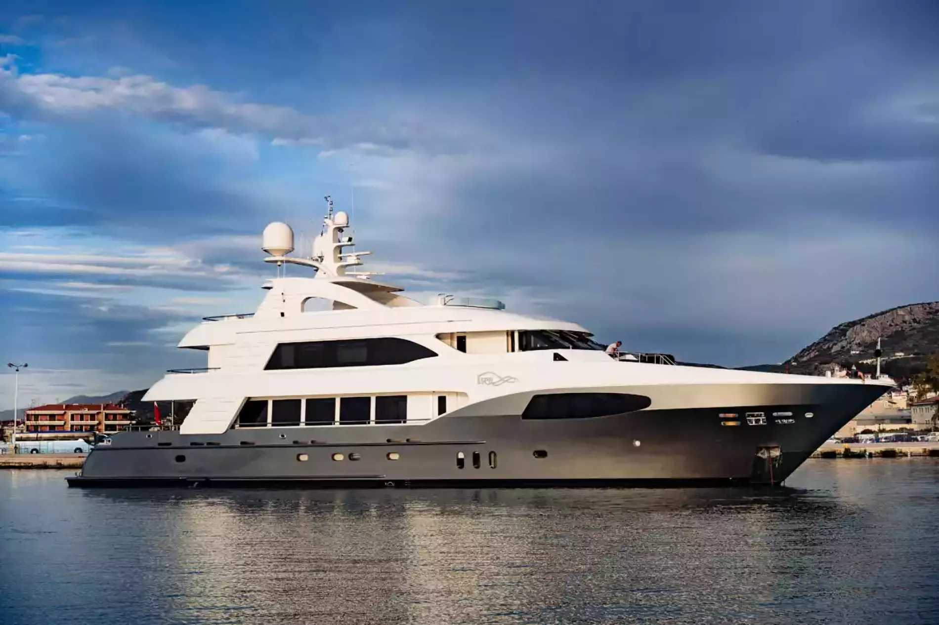 Exterior - 0/13
