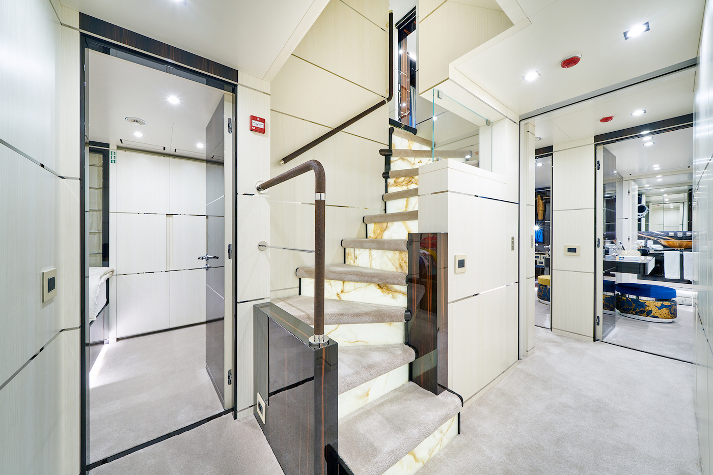 Interior - 12/40