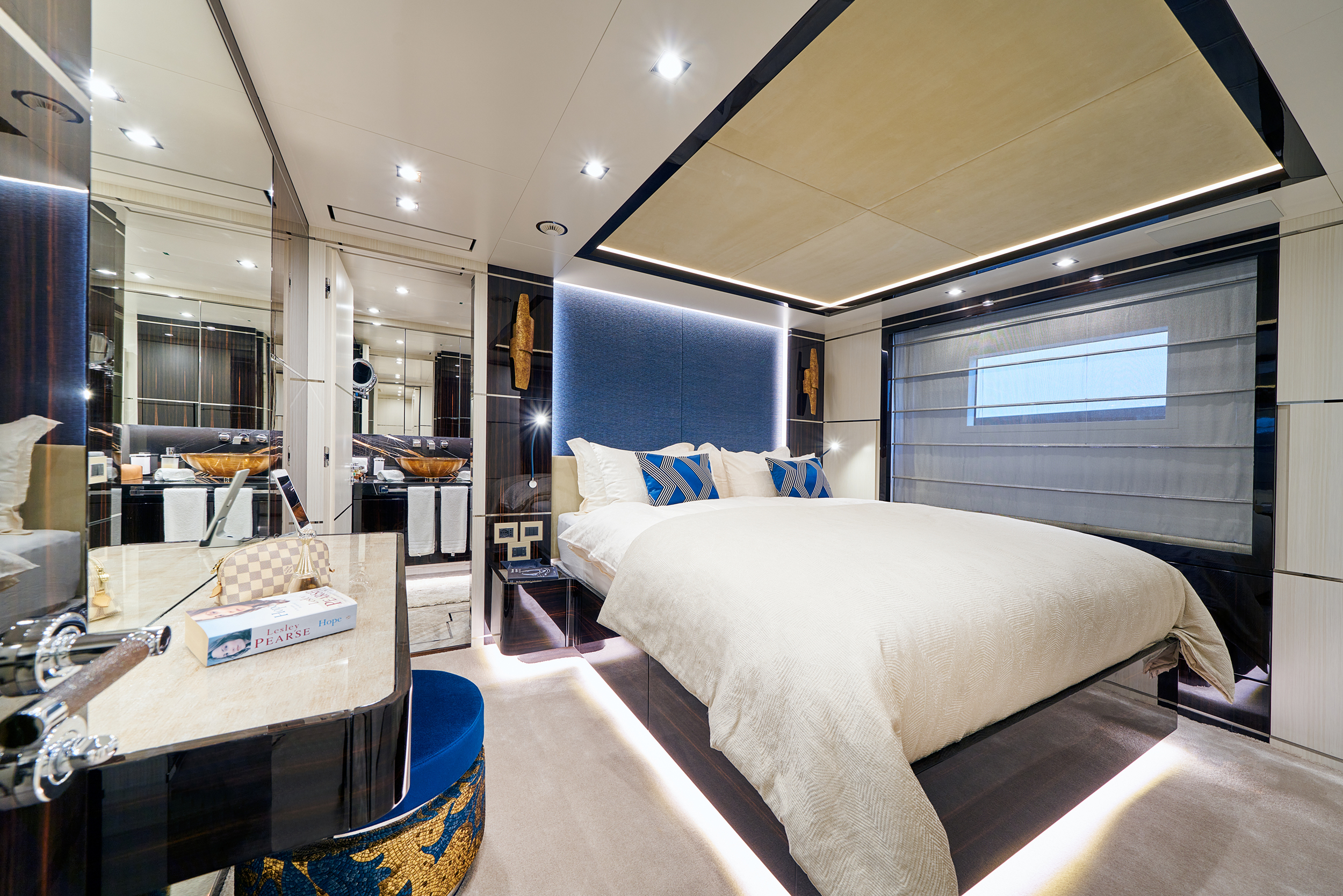 Interior - 26/40