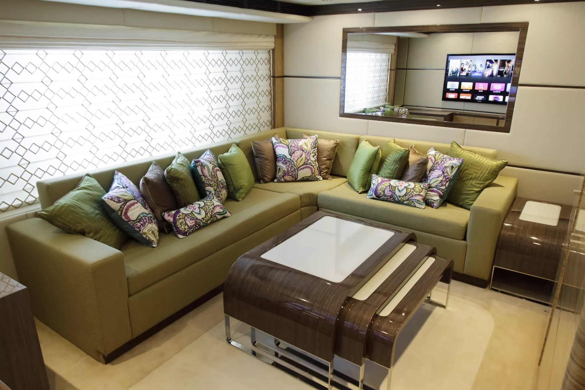 Interior - 13/33