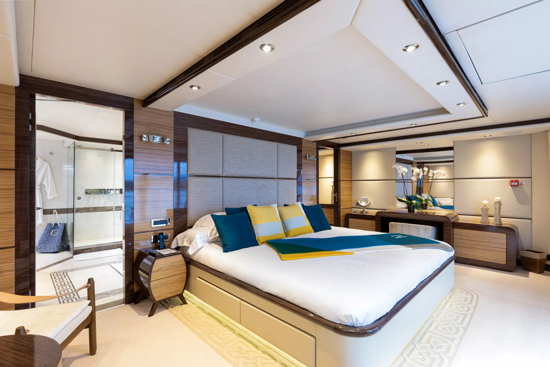 Interior - 16/33