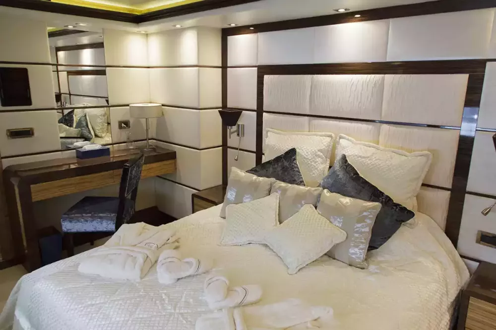 Interior - 17/33