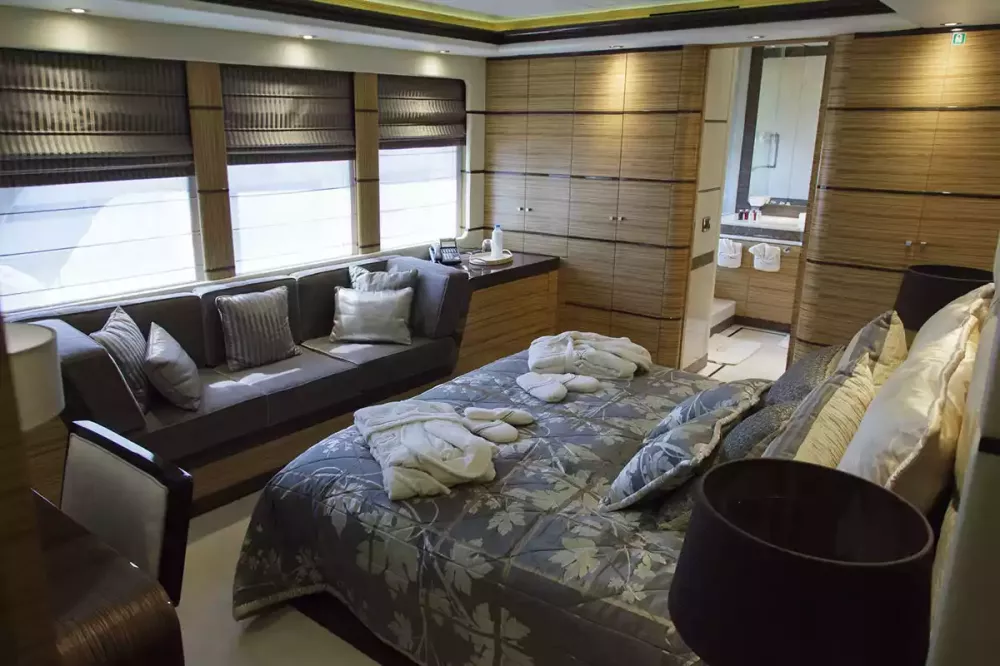 Interior - 18/33