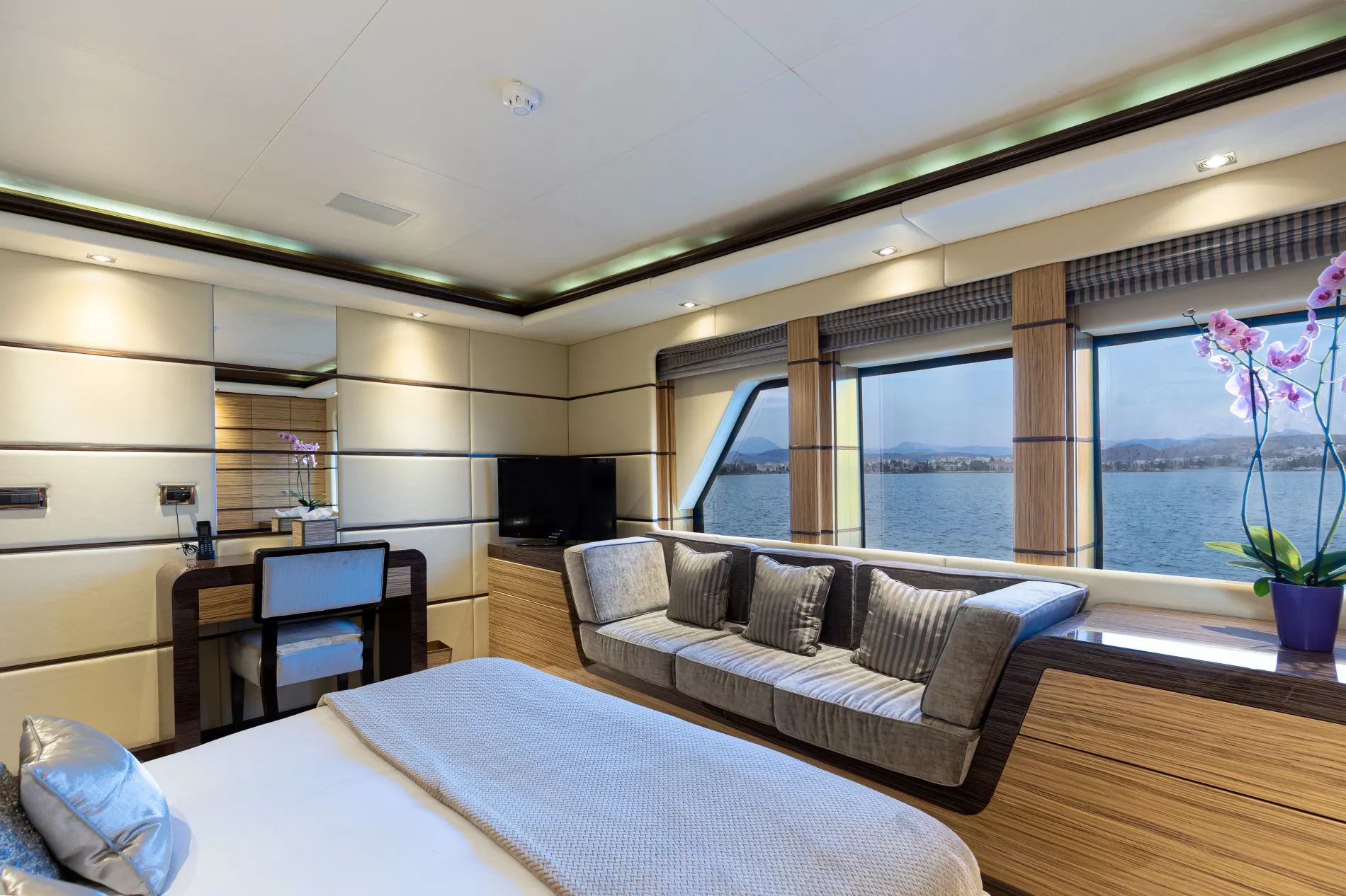 Interior - 22/33