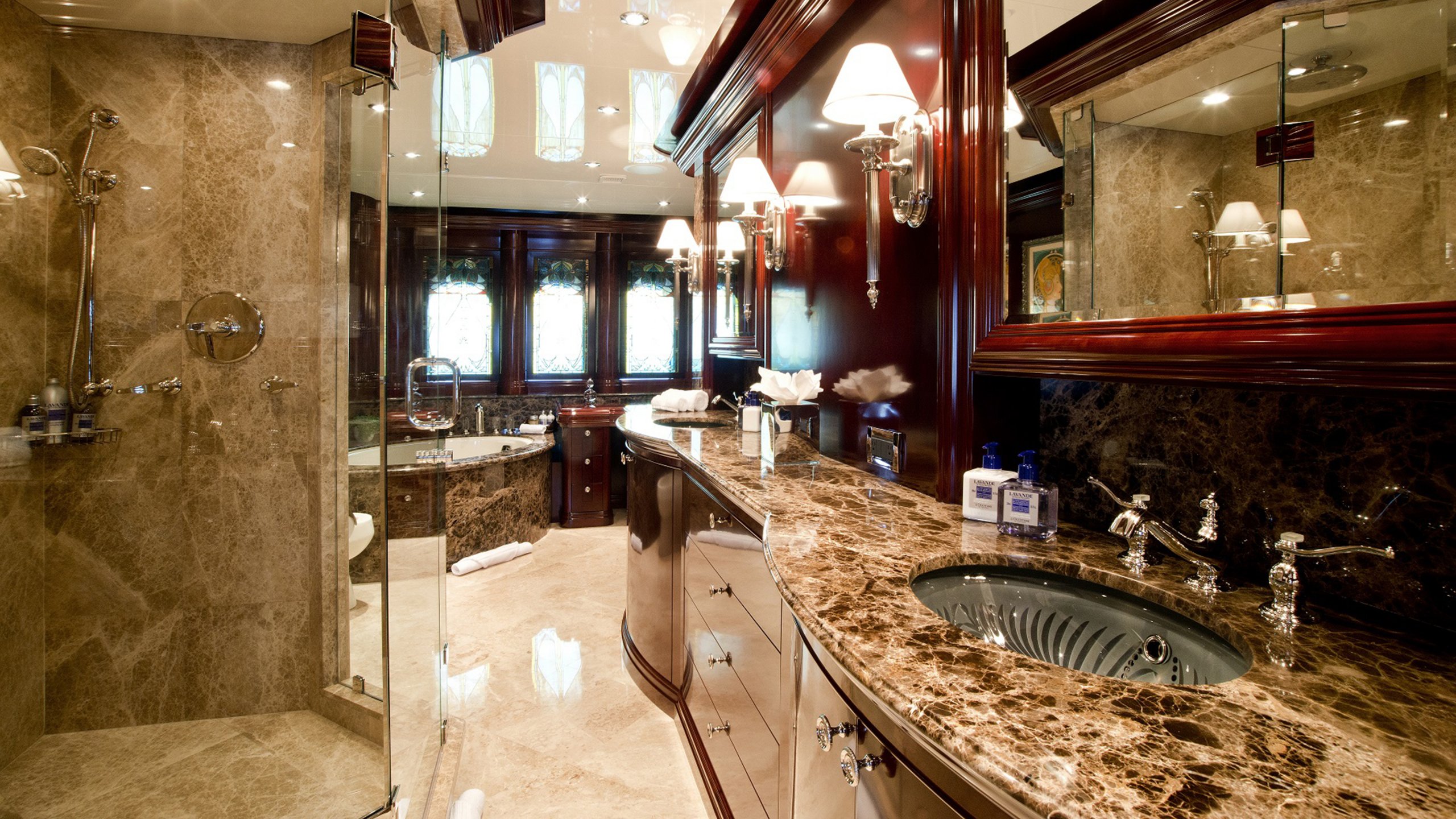 Interior - 19/24