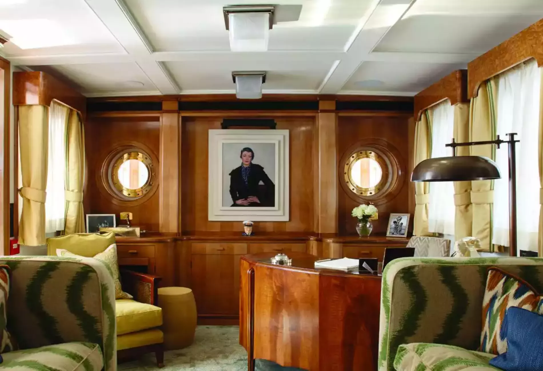 Interior - 1/8