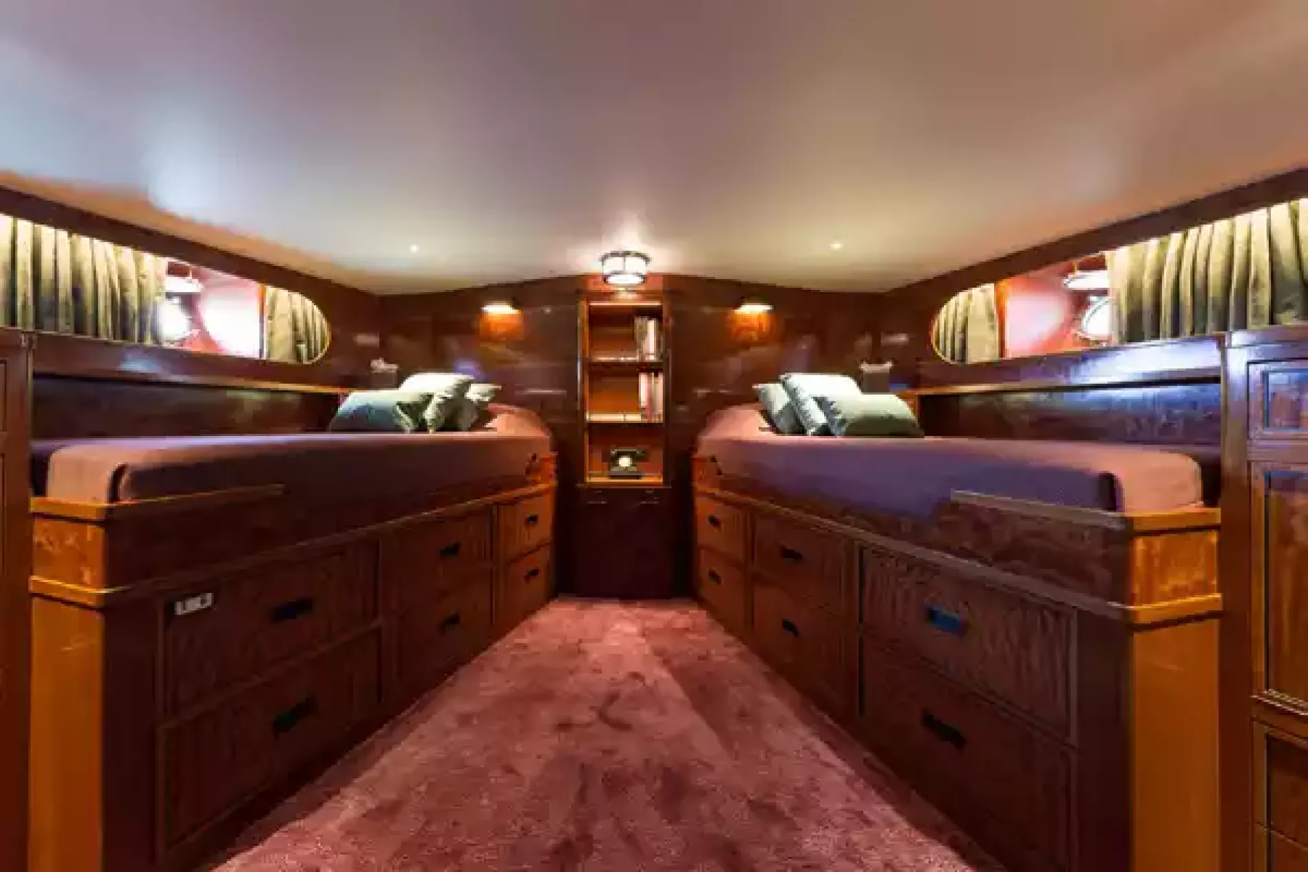 Interior - 6/8
