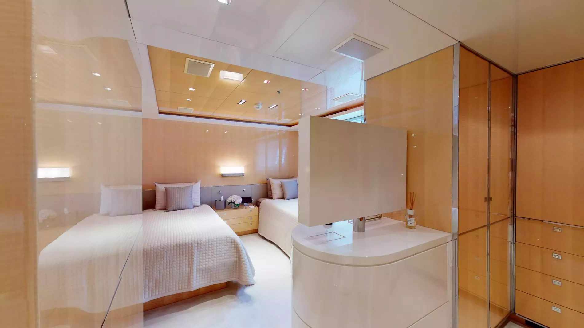 Interior - 24/42