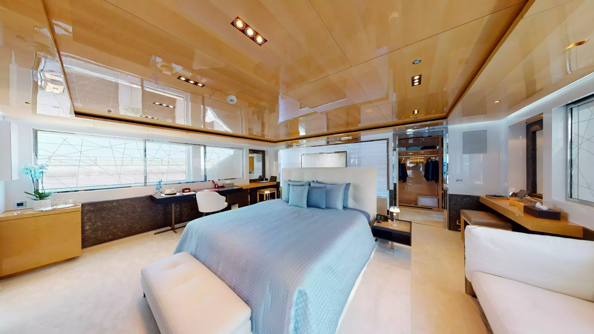 Interior - 25/42