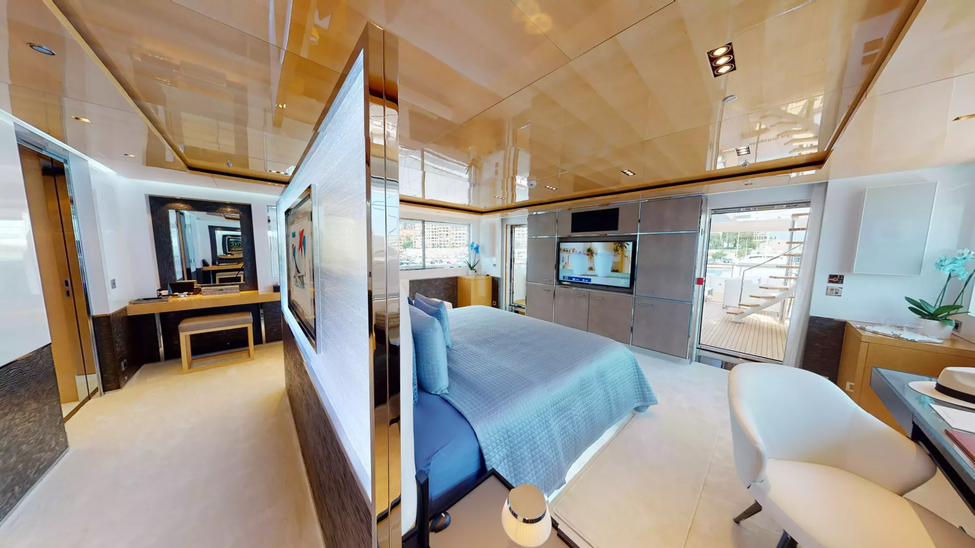 Interior - 26/42