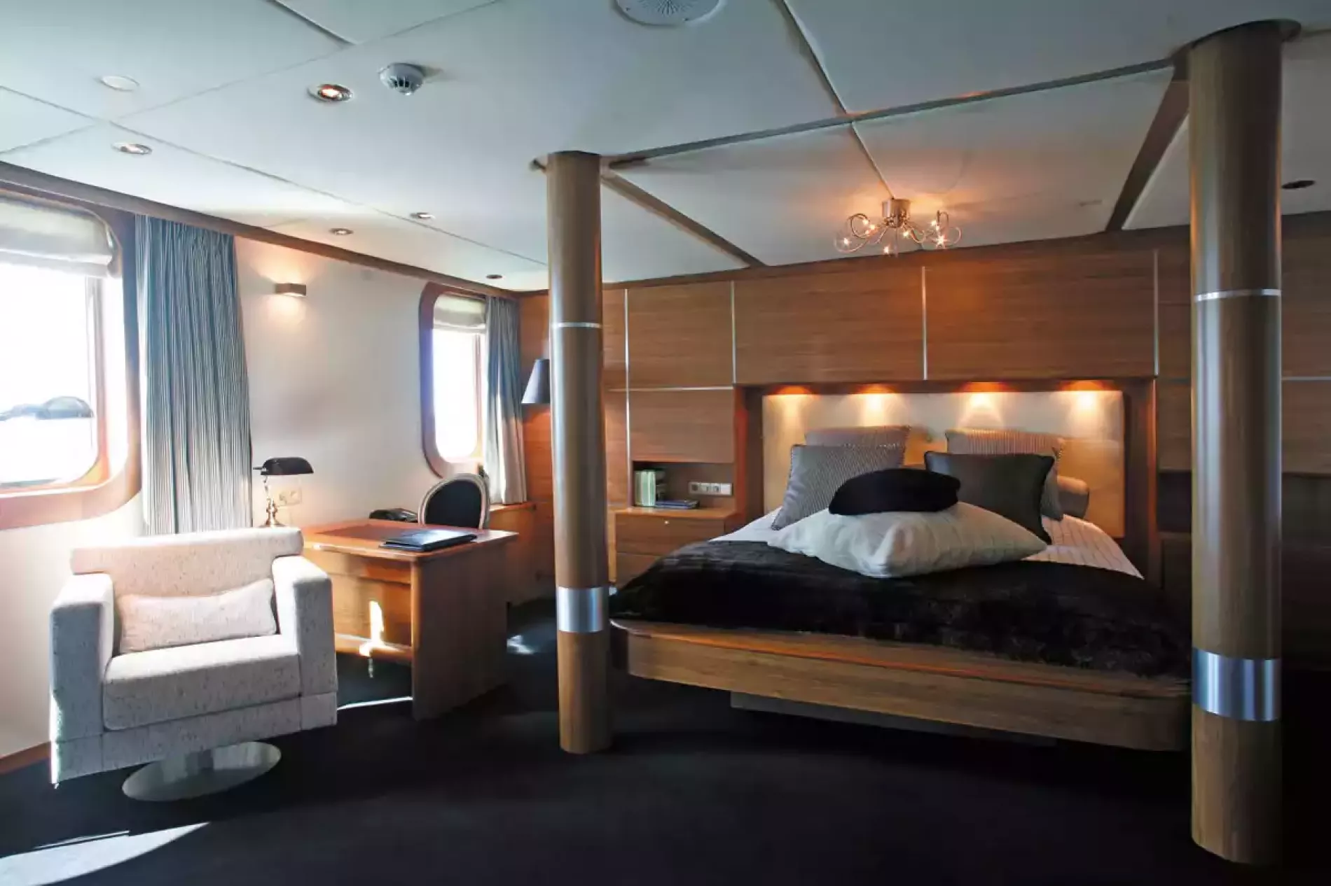 Interior - 43/74