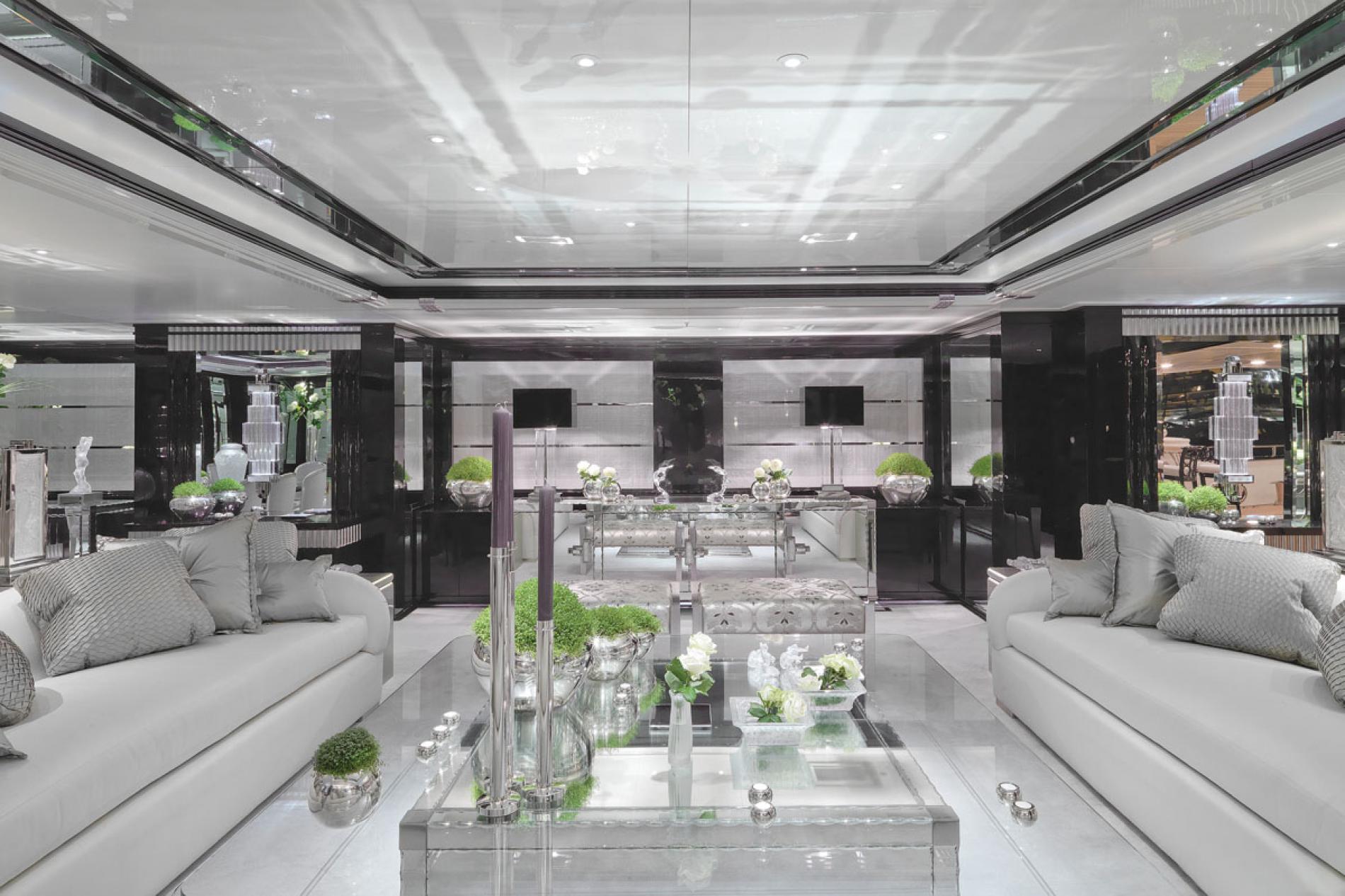 Interior - 2/39
