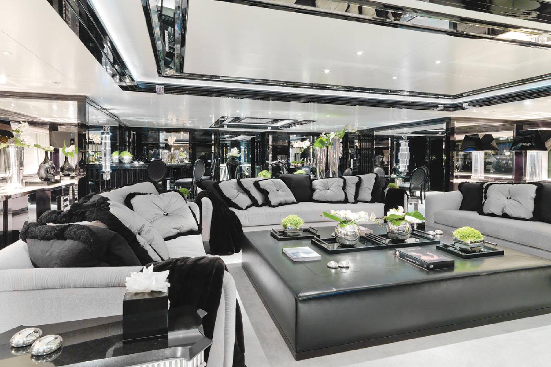 Interior - 3/39