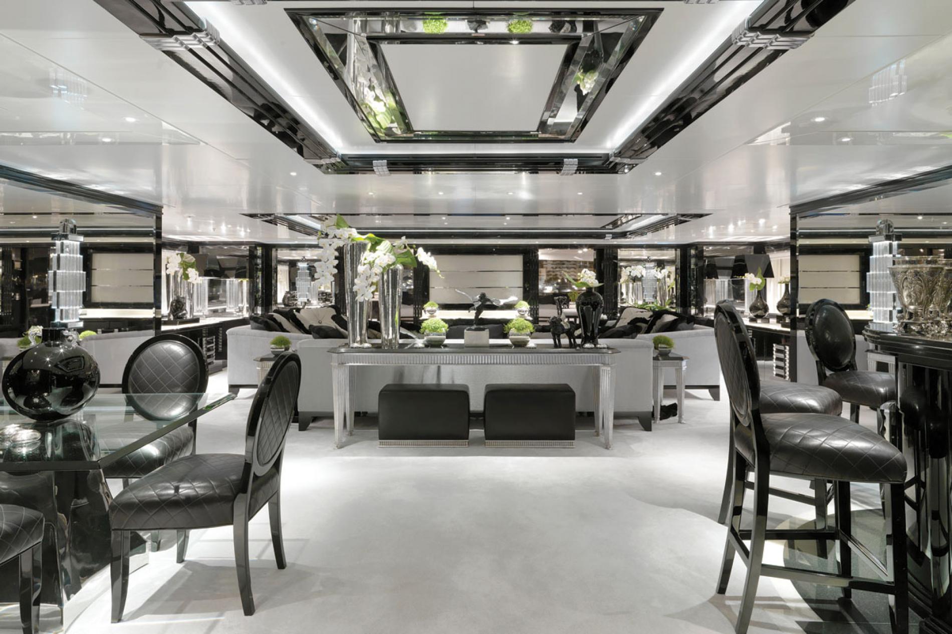 Interior - 4/39