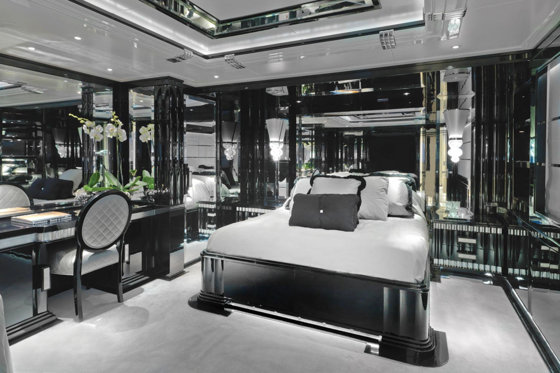 Interior - 19/39