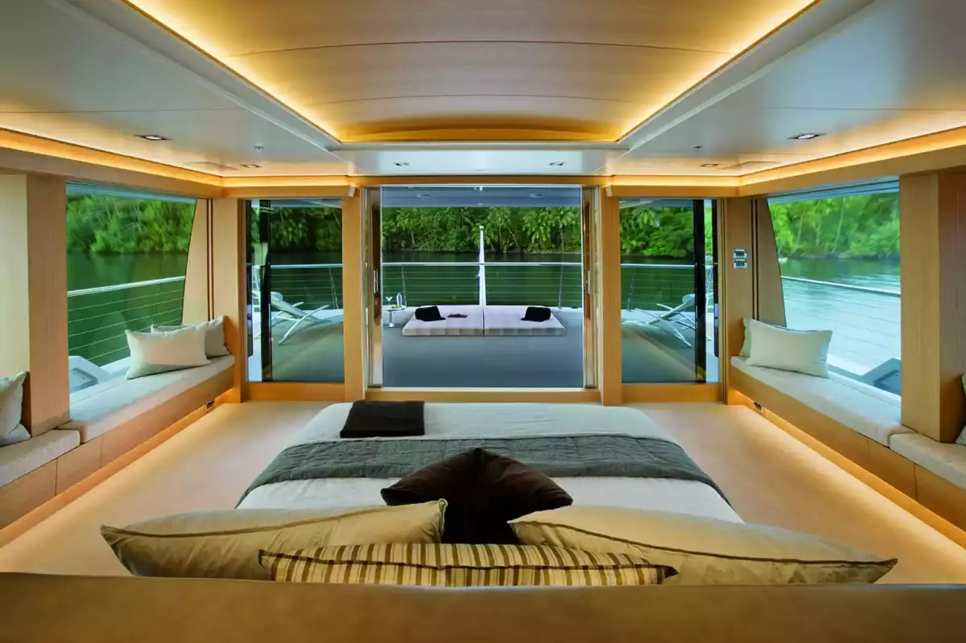 Interior - 8/20
