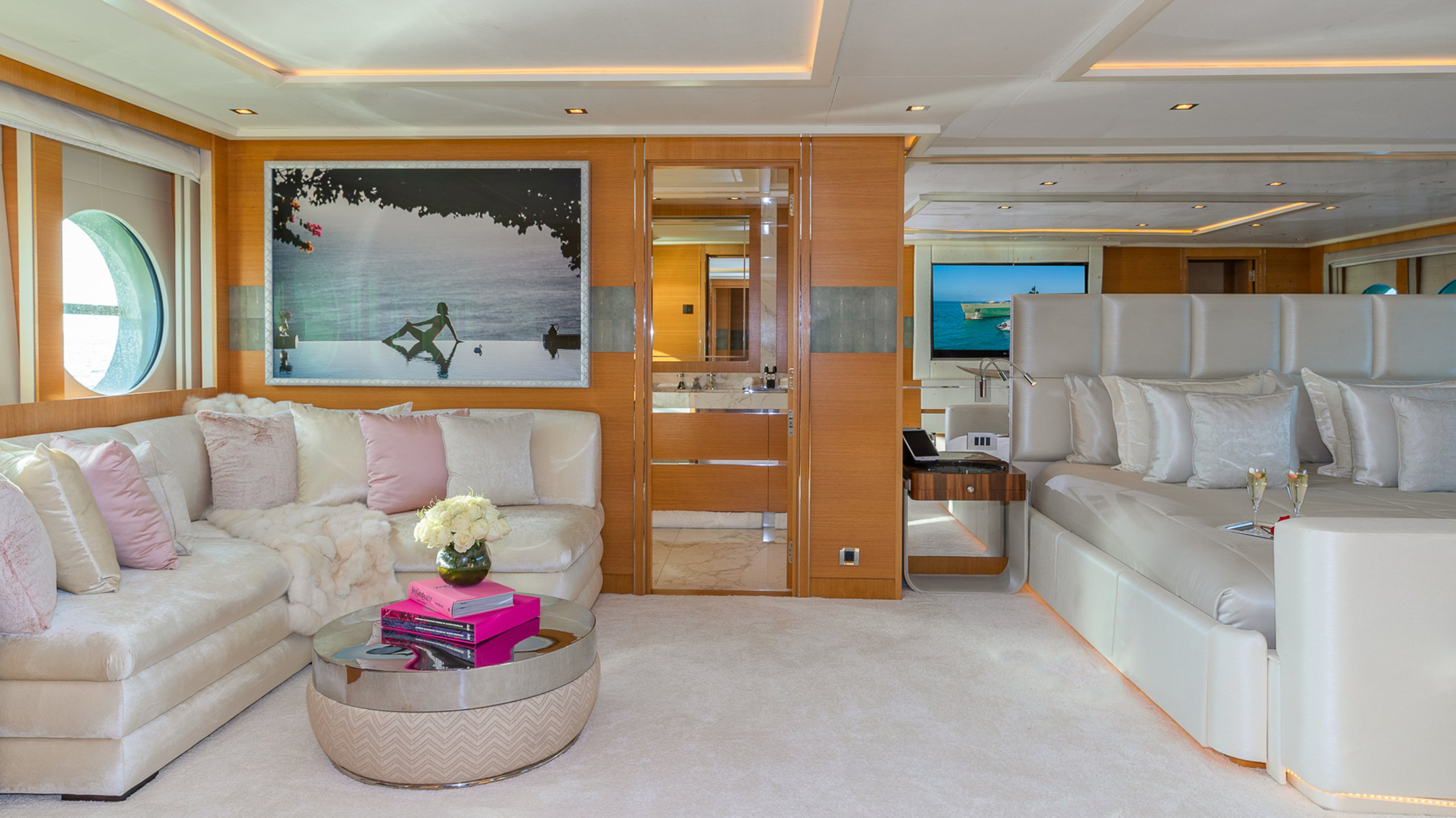 Interior - 0/25