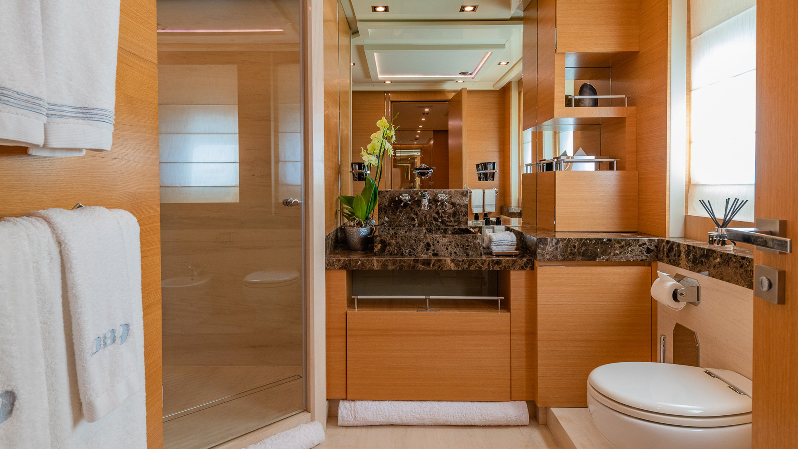 Interior - 23/25