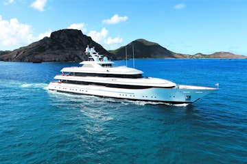 renting a luxury yacht