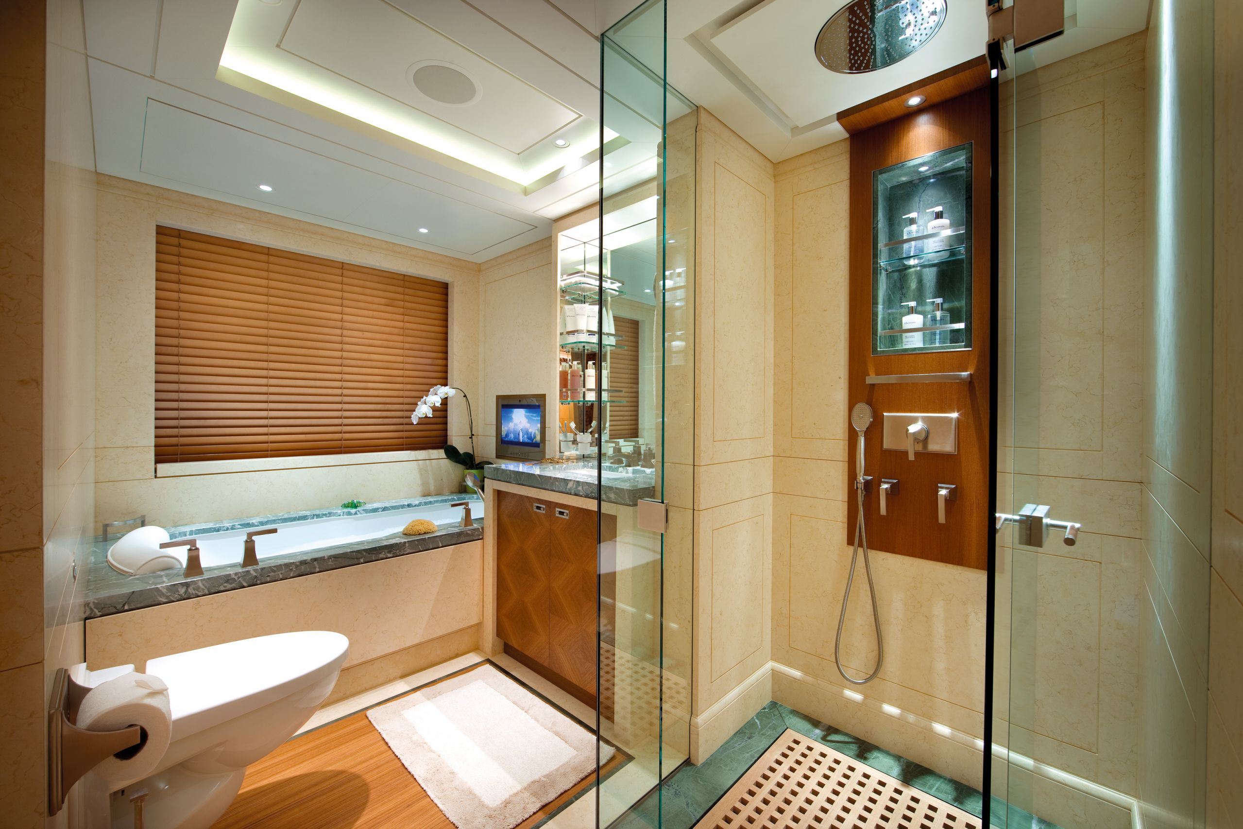 Interior - 18/28