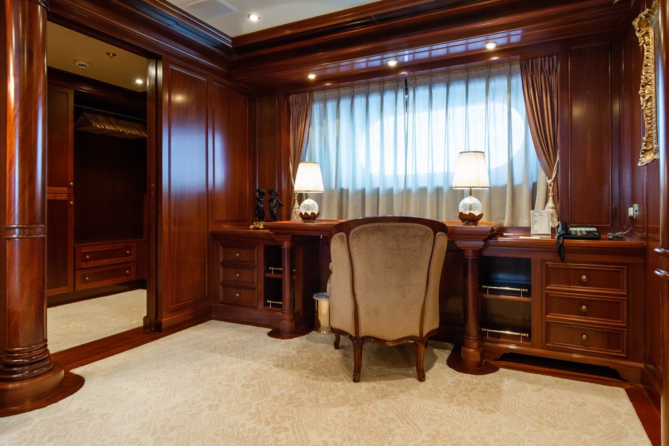 Interior - 28/57