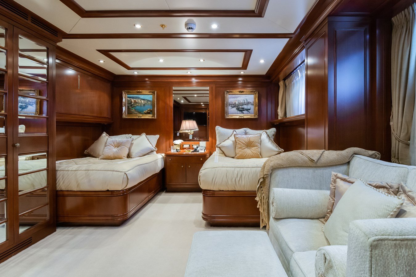Interior - 35/57