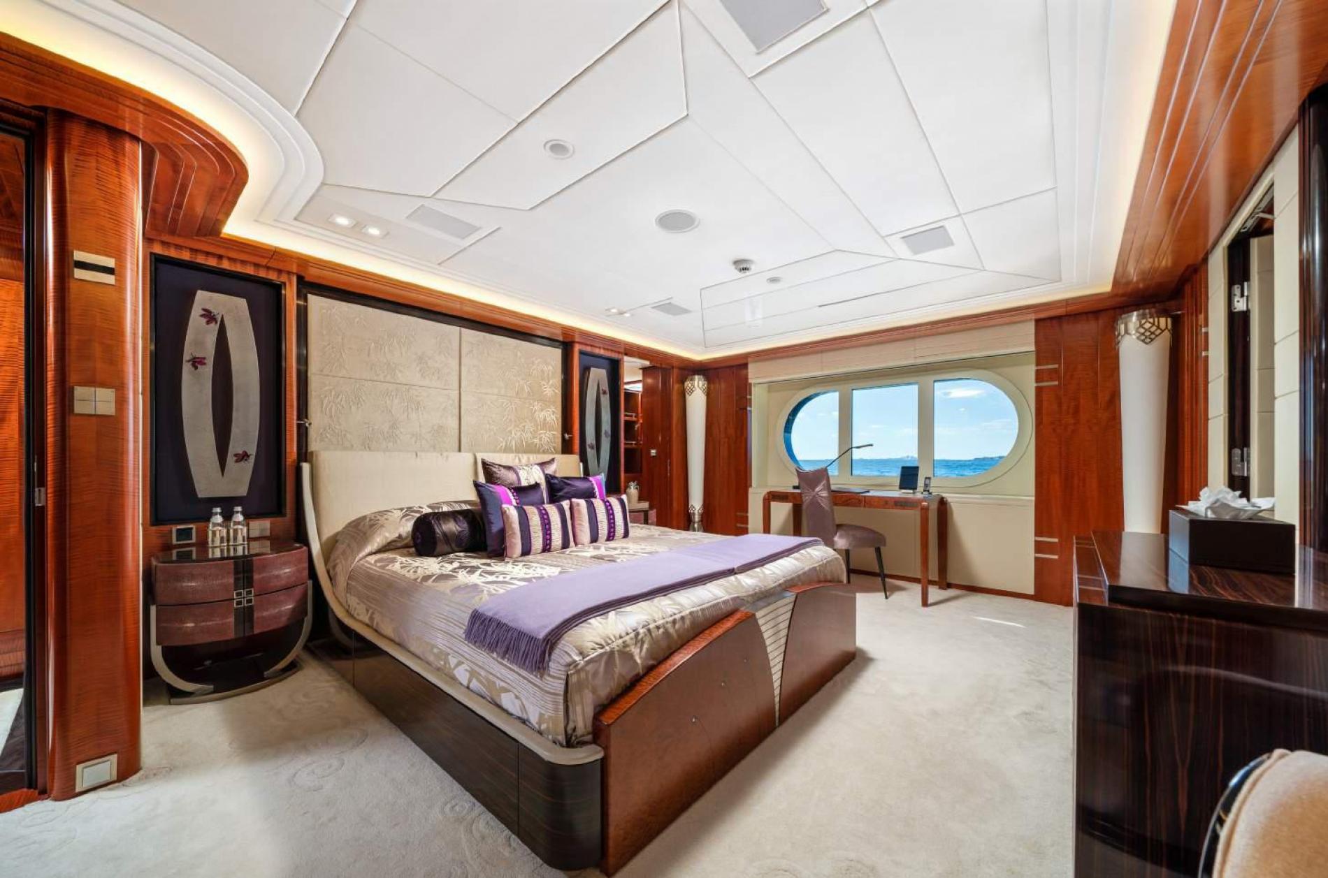 Interior - 18/35