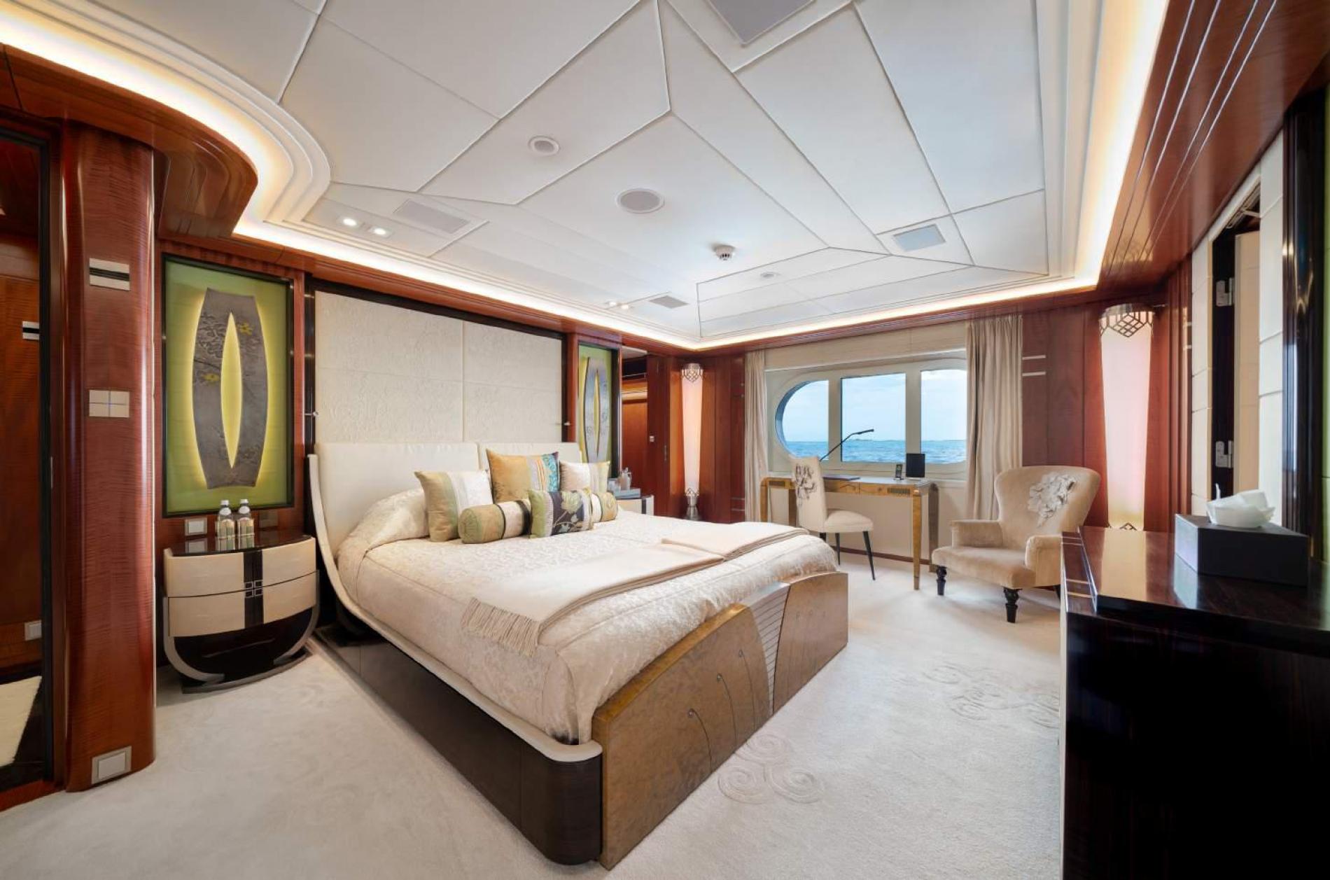 Interior - 19/35