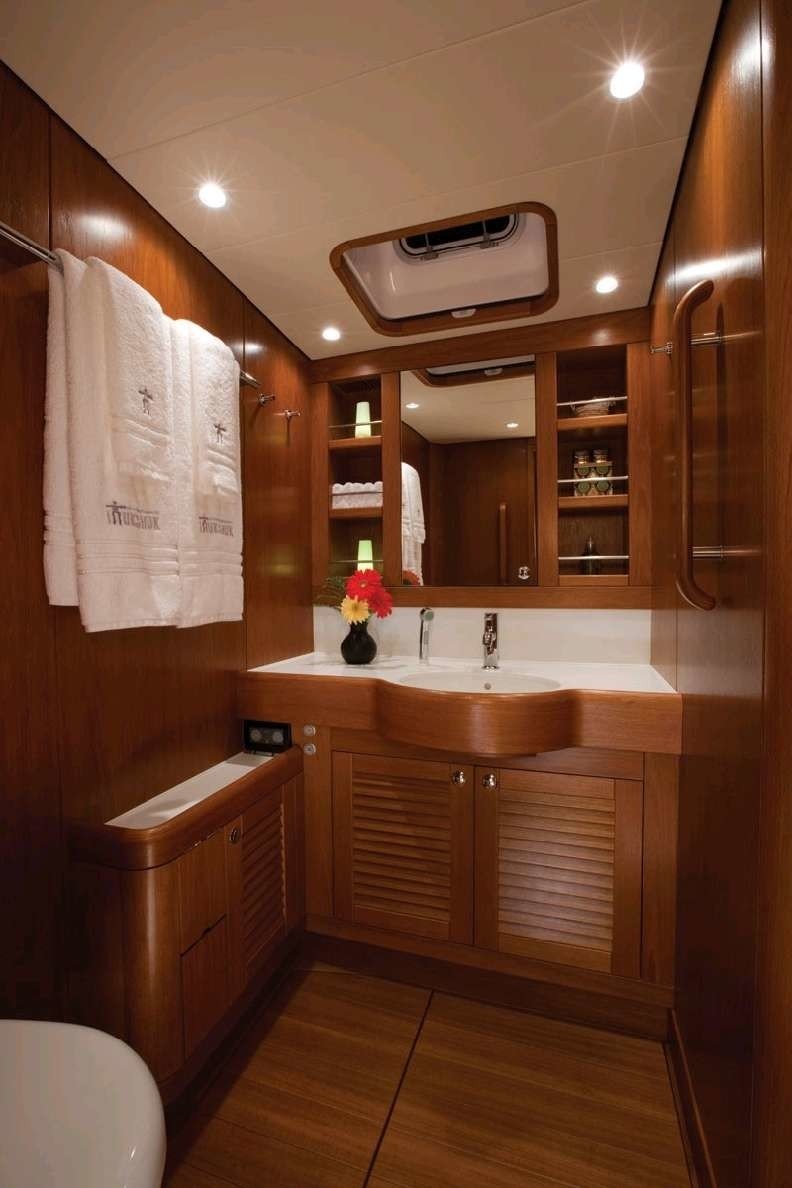 Interior - 6/10