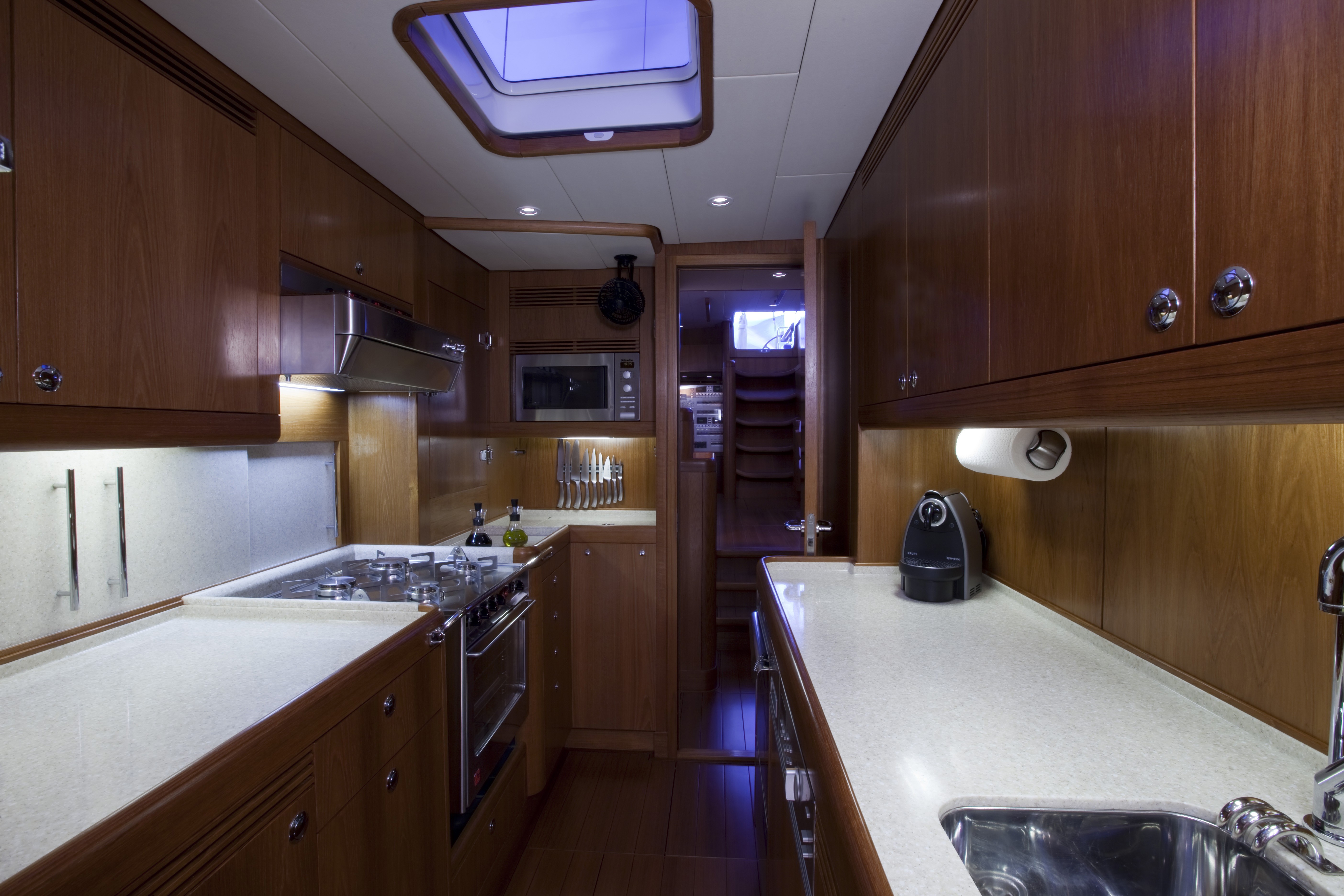 Interior - 9/10