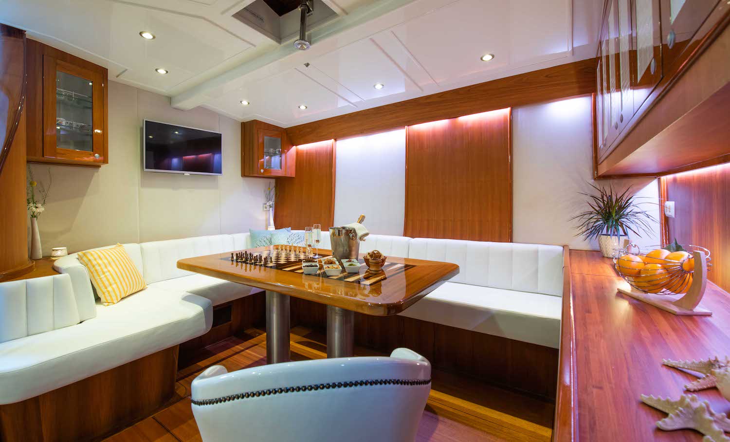 Interior - 3/17