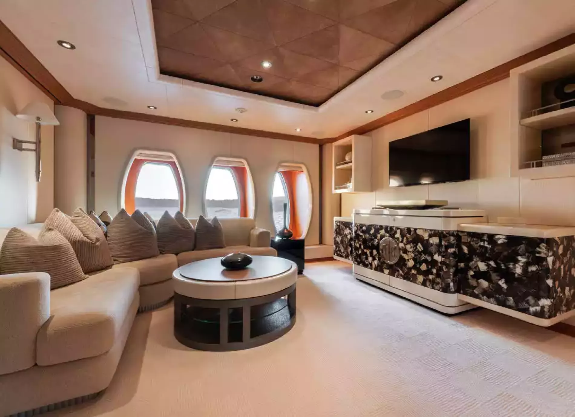 Interior - 4/24