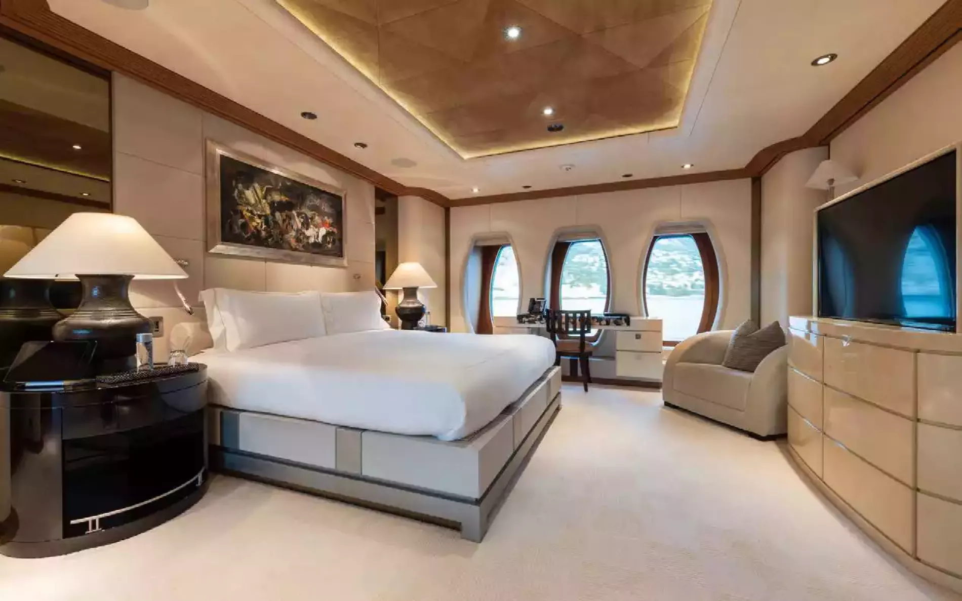 Interior - 13/24