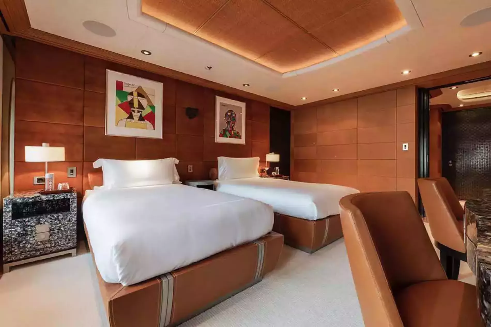 Interior - 20/24